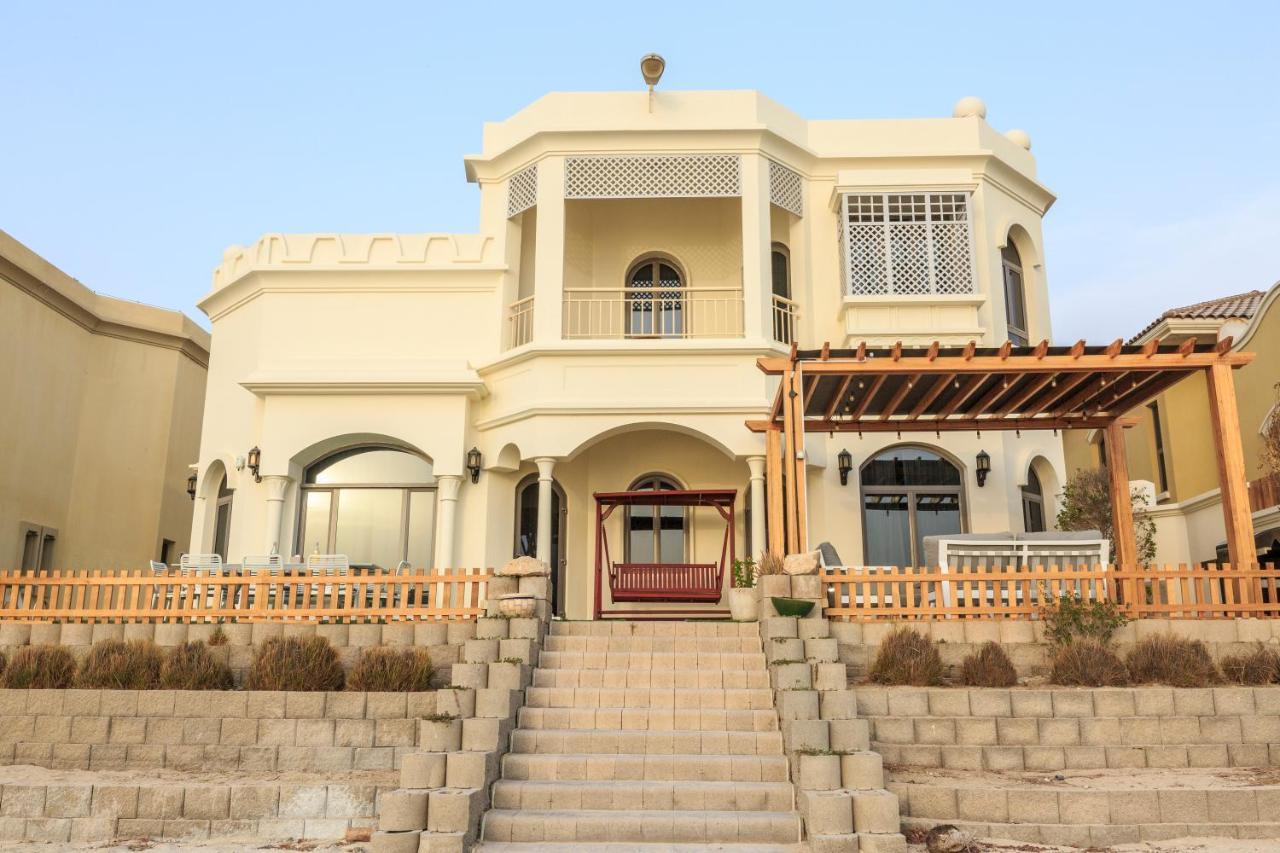 The S Holiday Homes - Stunning 5 Bedrooms Villa At The Palm Jumeirah With Private Beach And Pool Дубай Экстерьер фото